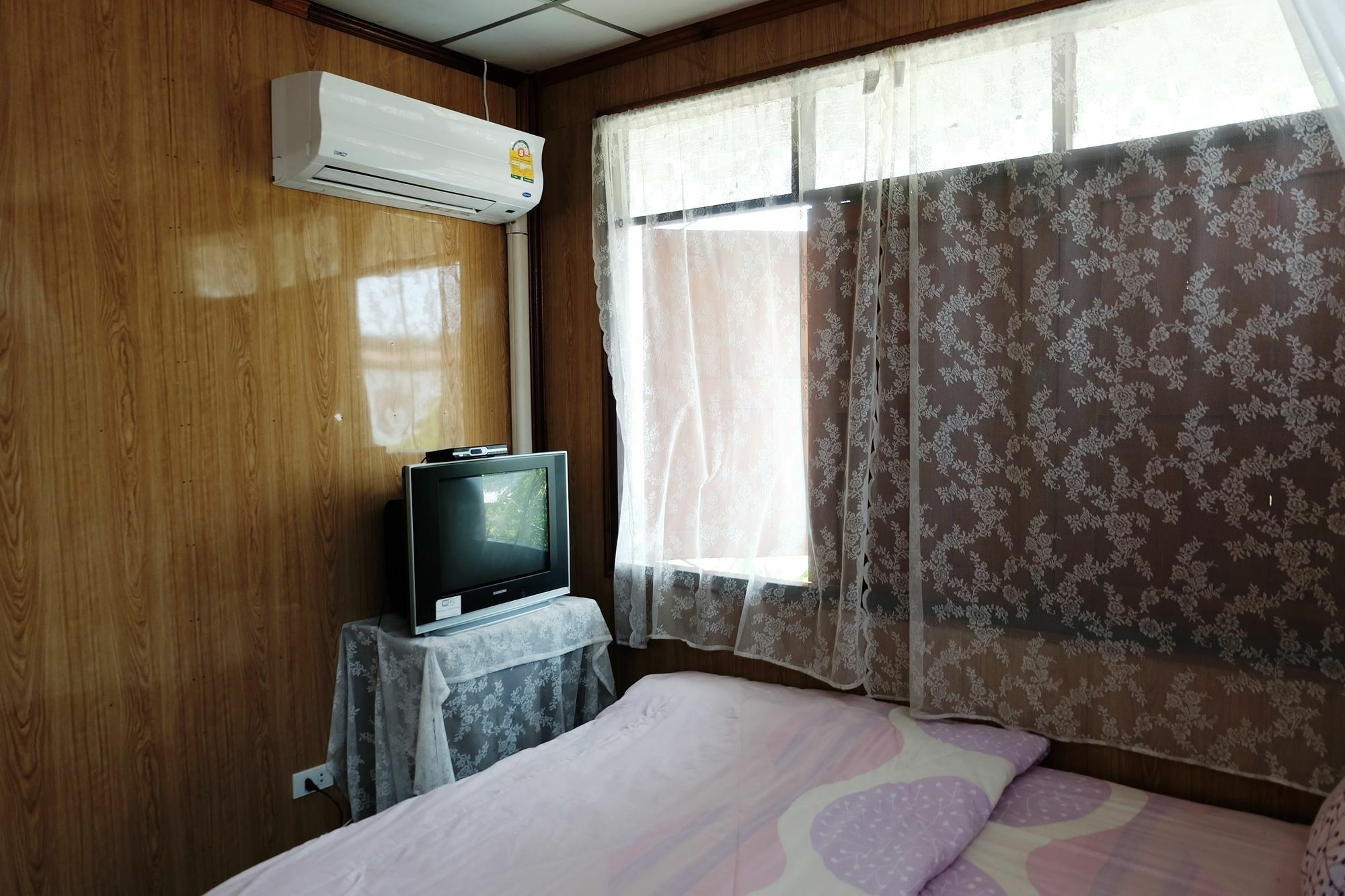 Baanchompooamphawa Apartment Exterior photo