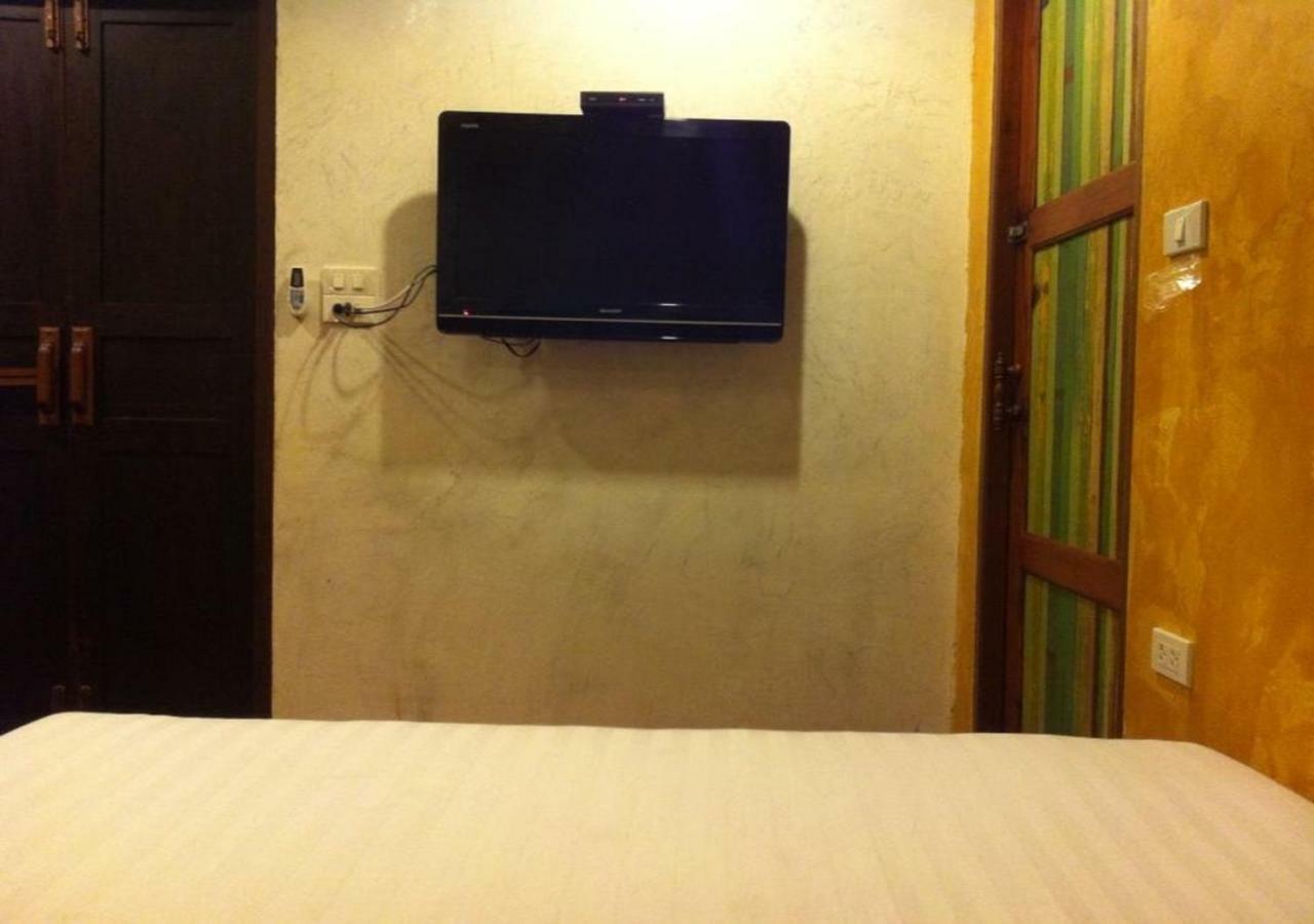 Baanchompooamphawa Apartment Exterior photo